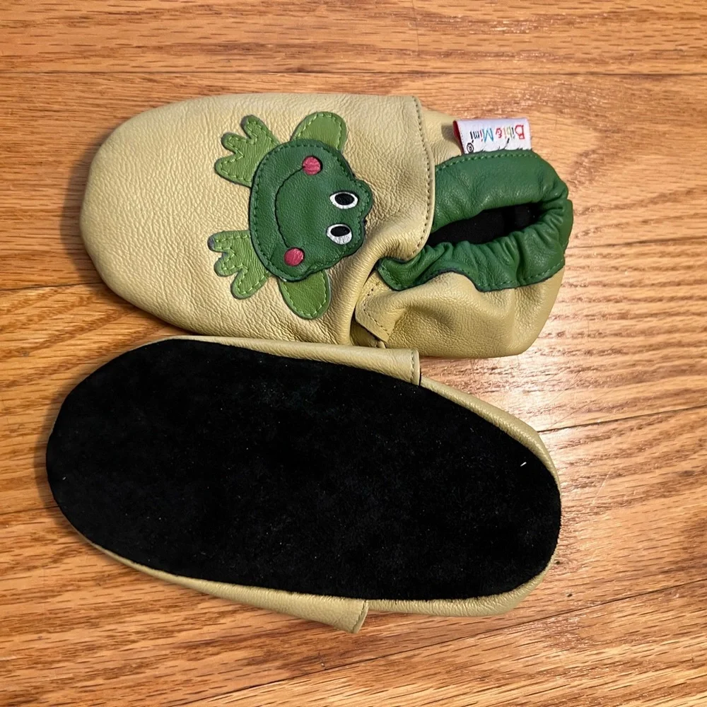 Bibi and Mimi Leather Crib Shoes/Booties - Size 6-12 months Green Frog